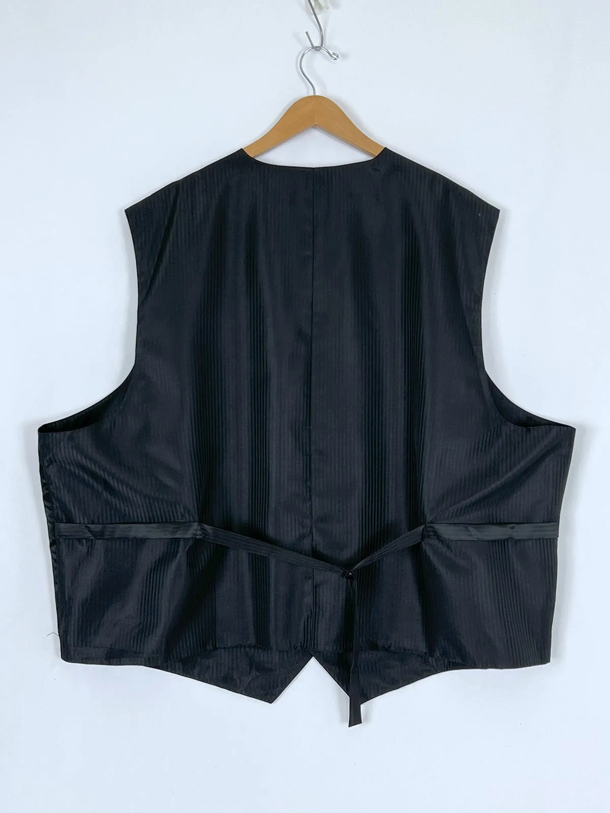 Scully Size 5X (30W) Black Button Vest